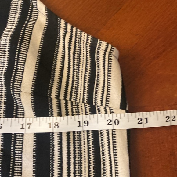 Lush Large V Neck Tunic Dress Pockets - Picture 6 of 7